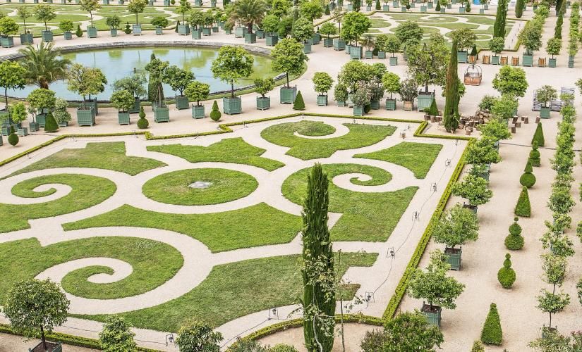 Visit the Chateau de Versailles