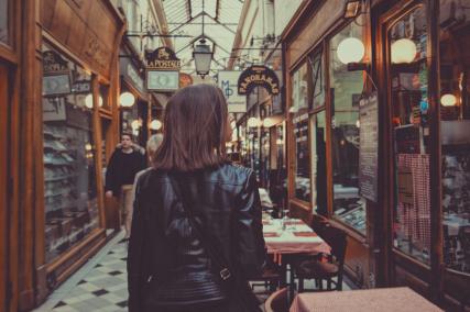 THE COVERED PASSAGES OF PARIS